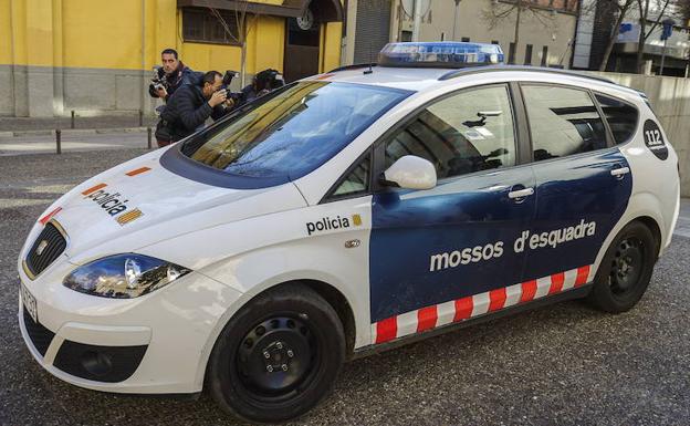 Muere un detenido en una comisaría de Mossos por una «indisposición»