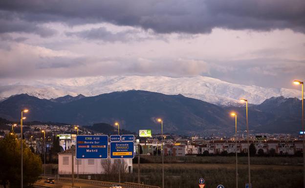 Así ha amanecido Pradollano este domingo. 