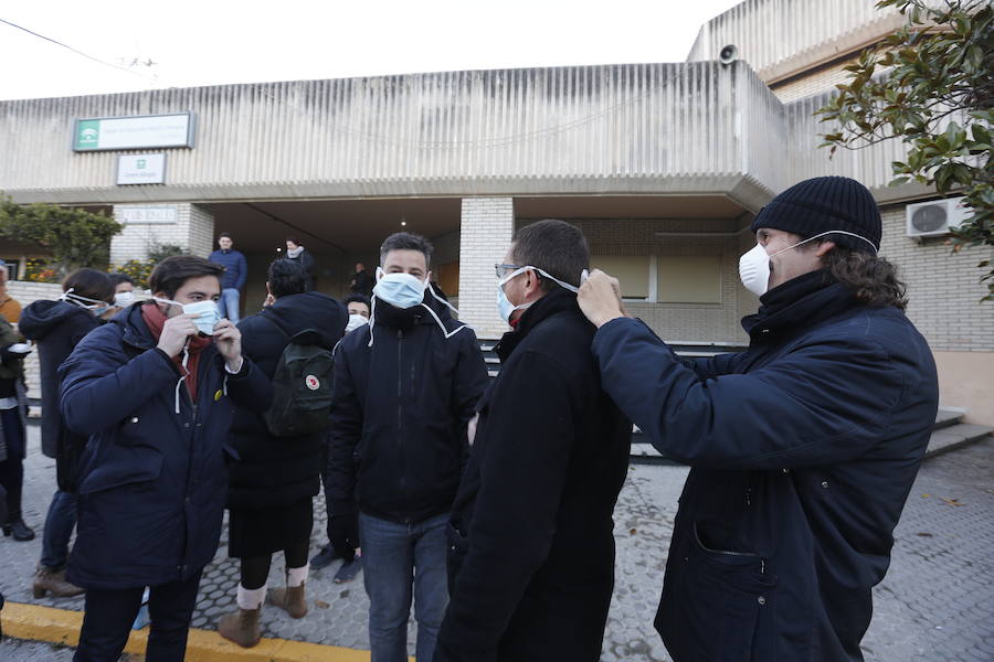 Piden al Ayuntamiento de Granada medidas a corto plazo para solucionar el problema de contaminación que provocan los 206 autobuses que paran cada día en Rector Marín Ocete