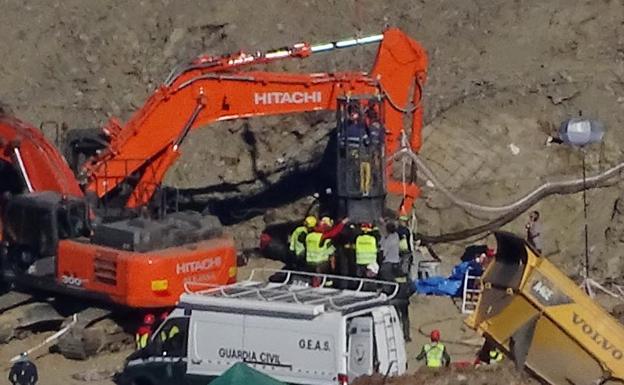 «Tienen inyectada la esperanda de sacar a Julen con vida»: los mineros se topan con serias dificultades