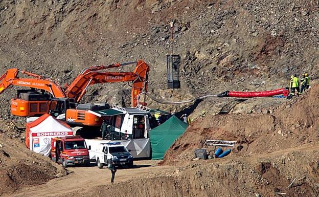 Fase crítica en el rescate de Julen: «No sabemos si está un poco más arriba, abajo o enfrente»