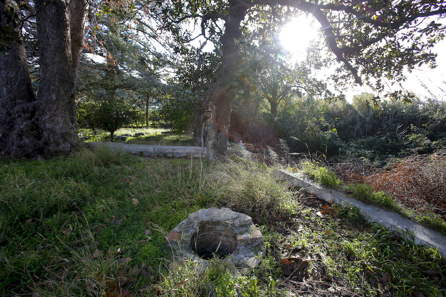 En la provincia hay contabilizados 102 expedientes con propuesta de sanción para los propietarios de pozos ilegales: 96 leves, cuatro menos graves y dos graves. Los graves conllevan sanciones que oscilan entre el medio millón de euros y el millón