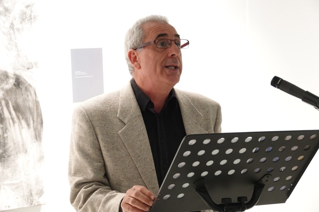 La Biblioteca de Andalucía acoge la exposición 'Palabras más allá del liezo', en la que tres pintores interpretan los textos de trece poetas andaluces de reconocido prestigio