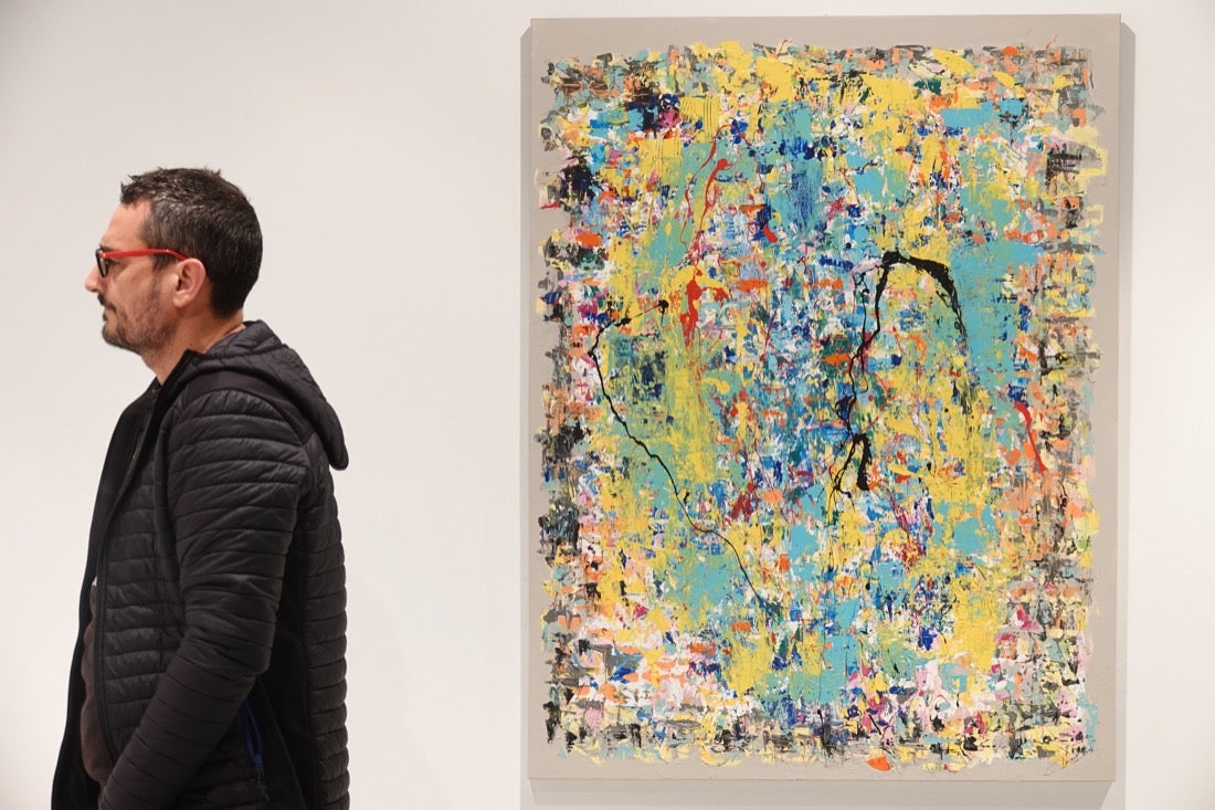 La Biblioteca de Andalucía acoge la exposición 'Palabras más allá del liezo', en la que tres pintores interpretan los textos de trece poetas andaluces de reconocido prestigio