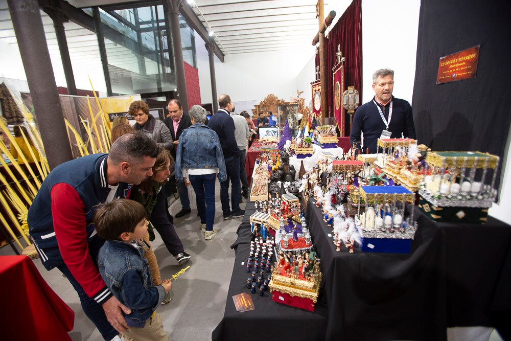 La histórica procesión Magna que sacó todos los pasos de la Semana Santa de Motril a la calle en octubre de 2017 marcó el camino y la Agrupación de Hermandades y Cofradías de Motril ha vuelto a demostrar todo lo que es capaz de hacer para reivindicar la grandeza de la Semana Mayor motrileña con 'Feriarco'