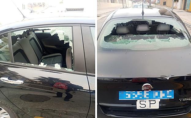 Así ha quedado uno de los coches atacados esta mañana.