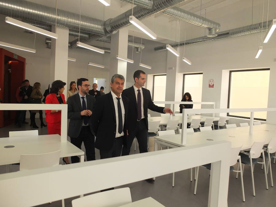 Aún no hay fechas para la apertura del resto de espacios de una dotación que prevé rejuvenecer la vida del centro al mismo tiempo que ofrece cultura