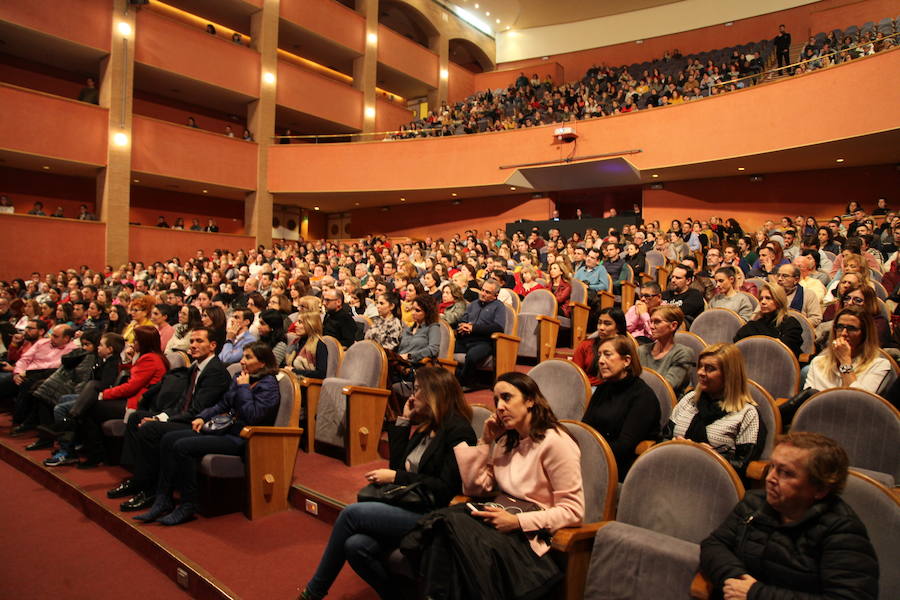 Emilio Calatayud ofreció ayer una conferencia en el Auditorio organizada por la Escuela de Padres de IDEAL