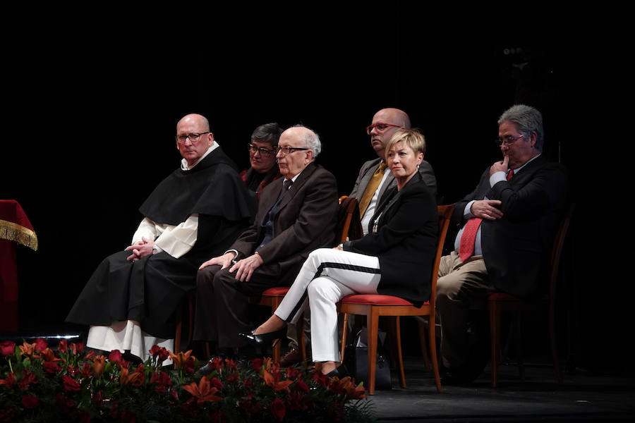 Fotos: El Ayuntamiento de Granada entrega sus honores y distinciones con la educación, la ciencia y la cultura como protagonistas