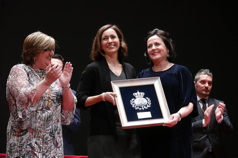 Fotos: El Ayuntamiento de Granada entrega sus honores y distinciones con la educación, la ciencia y la cultura como protagonistas