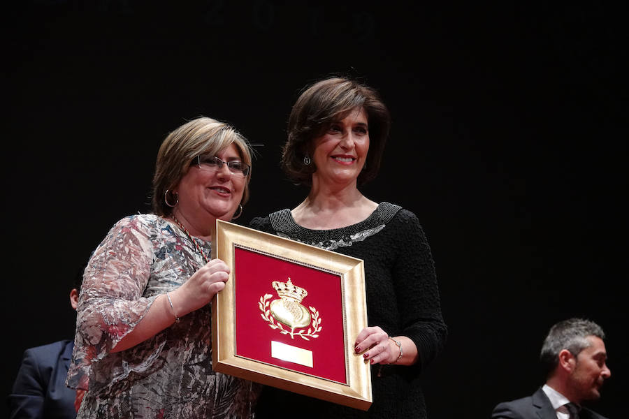 Fotos: El Ayuntamiento de Granada entrega sus honores y distinciones con la educación, la ciencia y la cultura como protagonistas