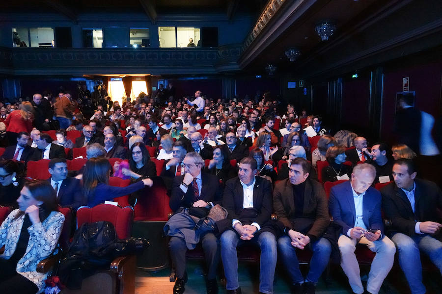 Fotos: El Ayuntamiento de Granada entrega sus honores y distinciones con la educación, la ciencia y la cultura como protagonistas