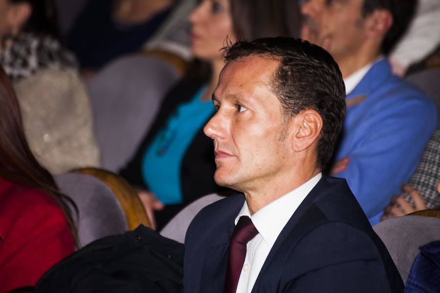 Emilio Calatayud ofreció ayer una conferencia en el Auditorio organizada por la Escuela de Padres de IDEAL