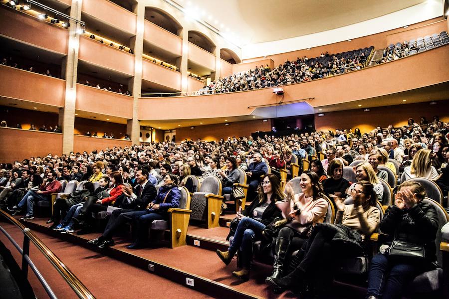 Emilio Calatayud ofreció ayer una conferencia en el Auditorio organizada por la Escuela de Padres de IDEAL