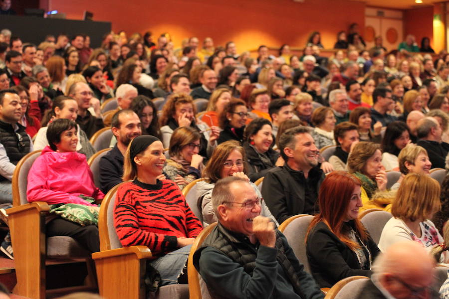 Emilio Calatayud ofreció ayer una conferencia en el Auditorio organizada por la Escuela de Padres de IDEAL