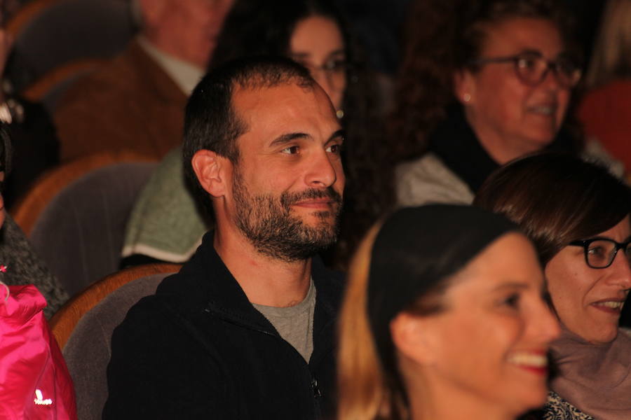 Emilio Calatayud ofreció ayer una conferencia en el Auditorio organizada por la Escuela de Padres de IDEAL