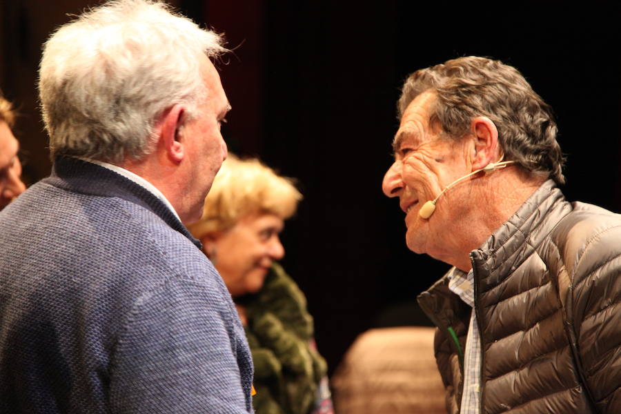 Emilio Calatayud ofreció ayer una conferencia en el Auditorio organizada por la Escuela de Padres de IDEAL