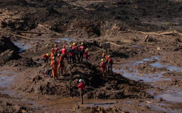 Sube a 84 el número de muertos en la tragedia minera en Brasil