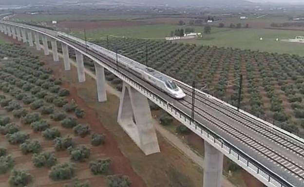 Las primeras imágenes del AVE en Granada a 200 km/h desde dentro y a vista de dron
