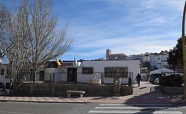 Entrada del centro de salud de Alhama.