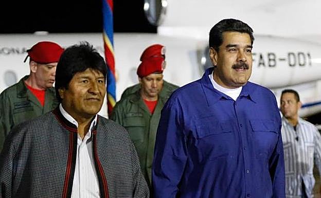 Nicolas Maduro, a la derecha, ayer junto a Evo Morales, presidente de Bolivia. 