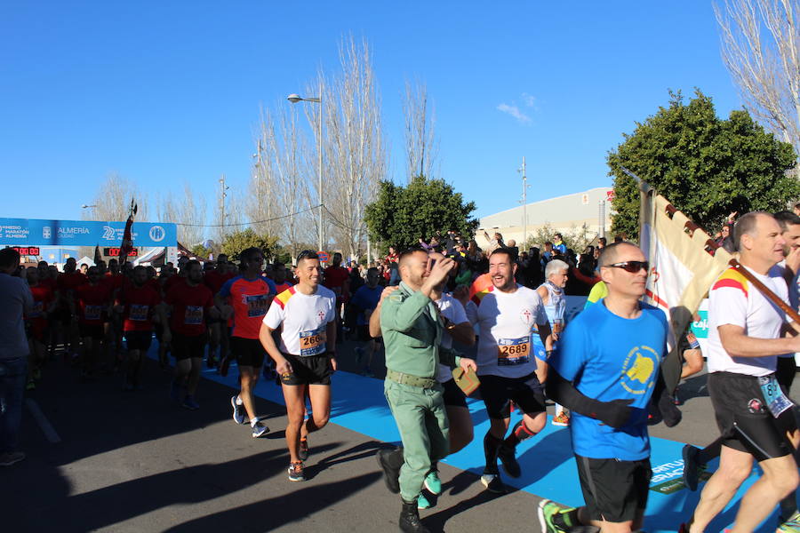 Alrededor de 4.700 corredores han tomado la salida en una mañana muy fría