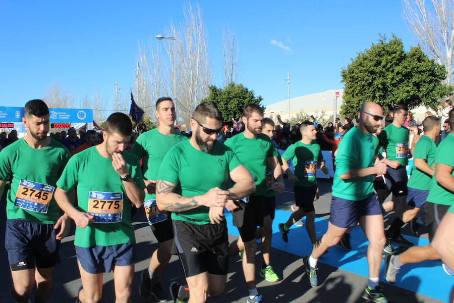 Alrededor de 4.700 corredores han tomado la salida en una mañana muy fría