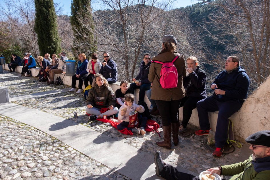 La celebración del patrón de Granada ha estado este año marcada por las alertas de nieve y frío de la Aemet