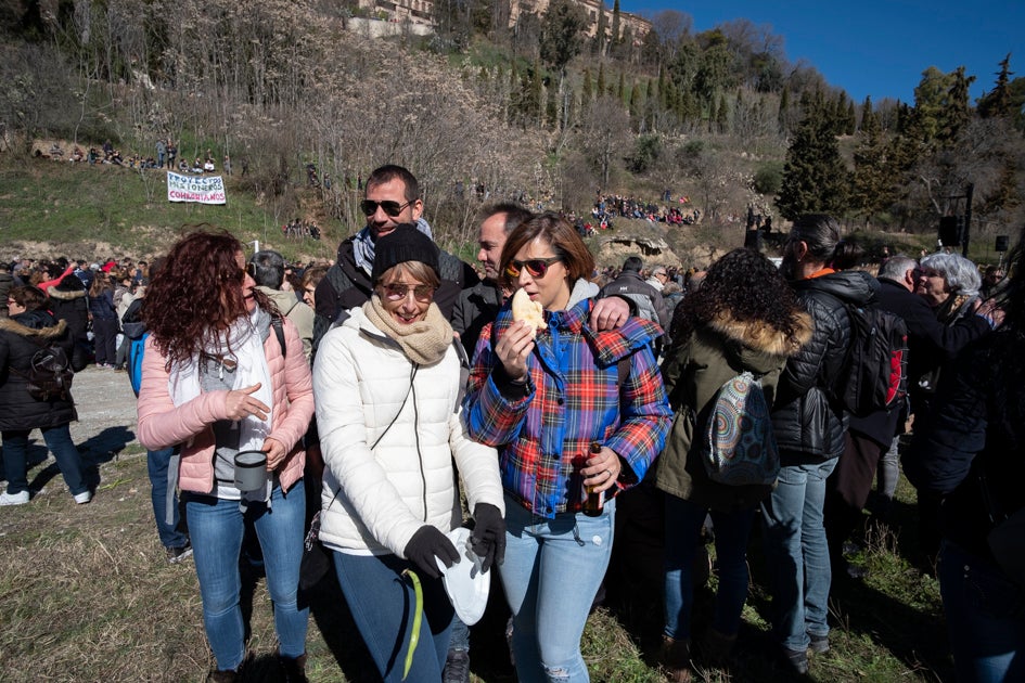 La celebración del patrón de Granada ha estado este año marcada por las alertas de nieve y frío de la Aemet