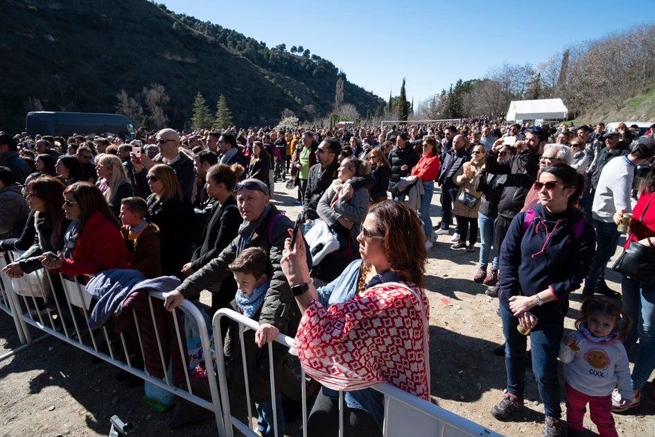 La celebración del patrón de Granada ha estado este año marcada por las alertas de nieve y frío de la Aemet