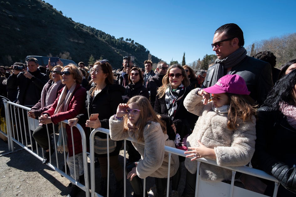 La celebración del patrón de Granada ha estado este año marcada por las alertas de nieve y frío de la Aemet