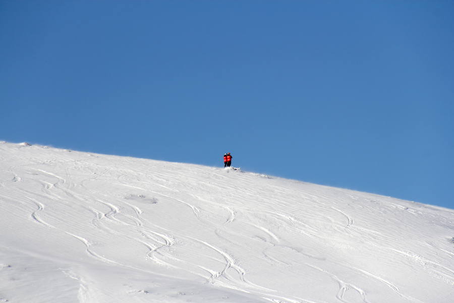 La estación de esquí ha abierto en la mañana de este domingo después de estar cerrada durante toda la jornada de este pasado sábado
