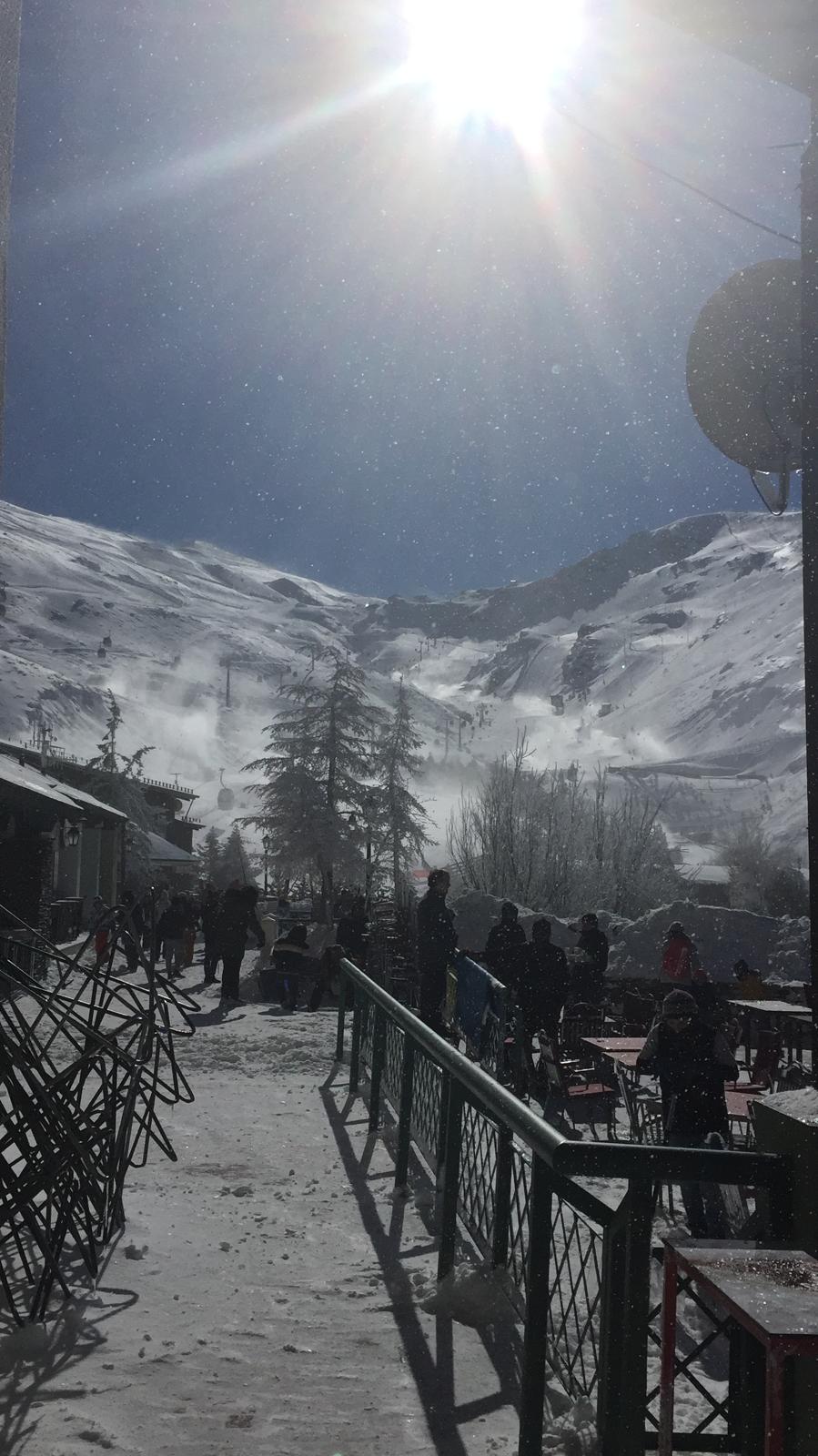 La estación de esquí ha abierto en la mañana de este domingo después de estar cerrada durante toda la jornada de este pasado sábado