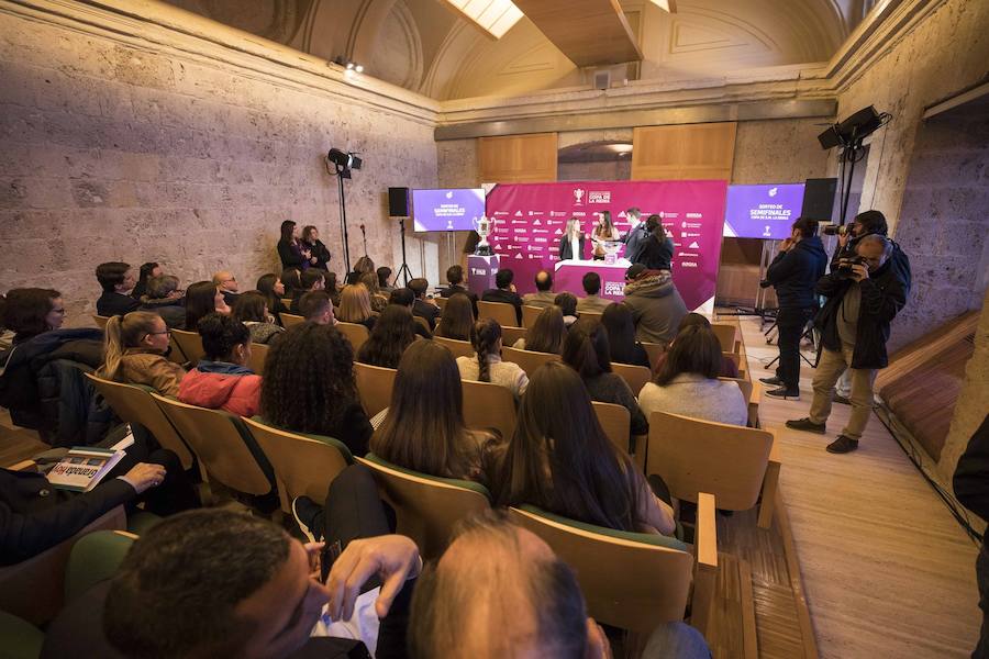 La final del torneo se jugará en el estadio de Los Cármenes de Granada el 11 de mayo y al trofeo aspiran Atlético de Madrid, Real Sociedad, Sevilla y Barcelona.