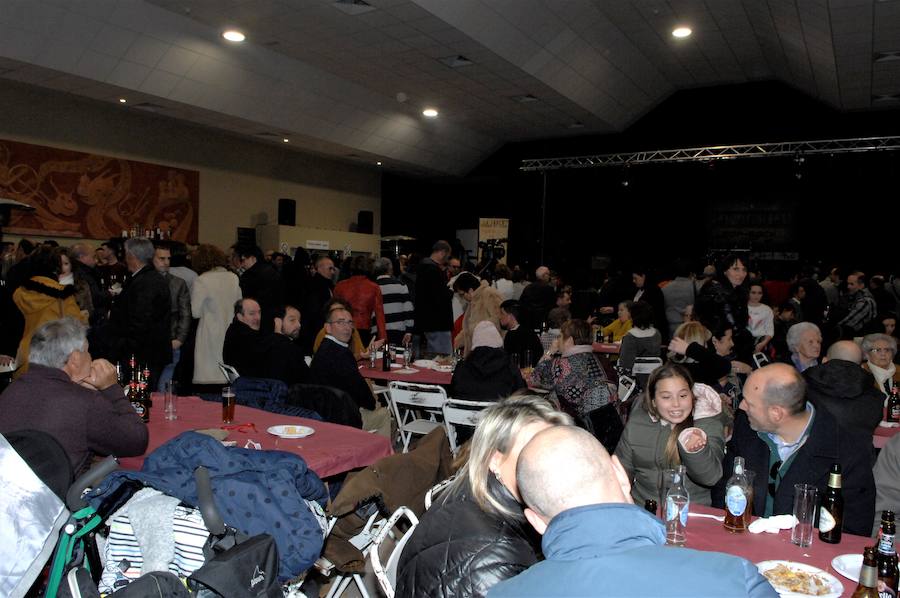Cada vecino de este precioso pueblo del Valle de Lecrín guarda un lazo rojo bendecido y pasado por la imagen de San Blas para y en caso de enfermedad curar los males de garganta