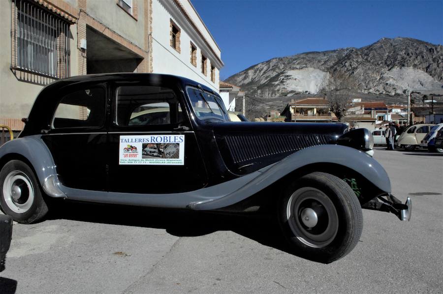 Cada vecino de este precioso pueblo del Valle de Lecrín guarda un lazo rojo bendecido y pasado por la imagen de San Blas para y en caso de enfermedad curar los males de garganta