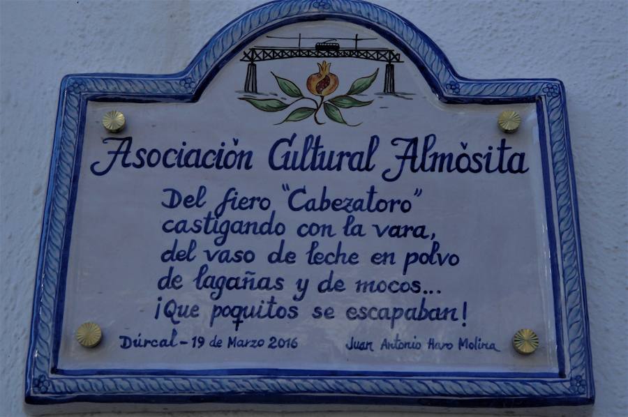 Cada vecino de este precioso pueblo del Valle de Lecrín guarda un lazo rojo bendecido y pasado por la imagen de San Blas para y en caso de enfermedad curar los males de garganta