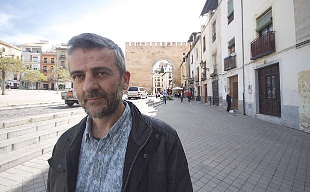 El artista murciano, Pepe Yagües, en Granada 
