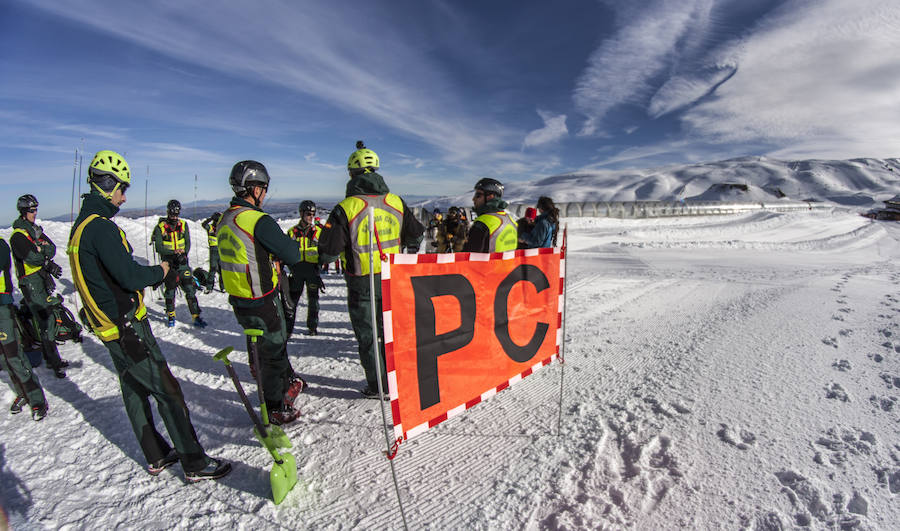 Fotos: Formación de guardias civiles en Sierra Nevada