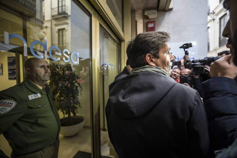 Unos 600 vecinos piden a las instituciones y la responsable de la red eléctrica que pongan solución a los problemas de suministro que sufren desde finales de 2018