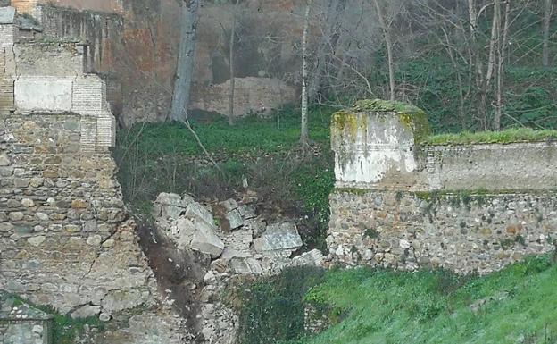 Cae un trozo de muro del barranco de Fuentepeña junto a la cuesta del Rey Chico