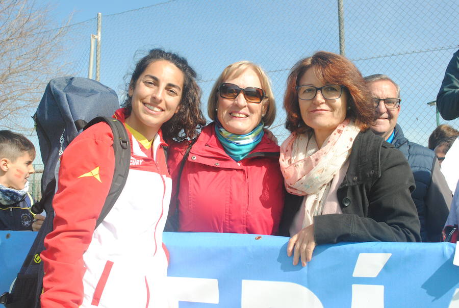 Más de seiscientos escolares disfrutan del deporte femenino de élite gracias a la visita de las selecciones de España e Irlanda