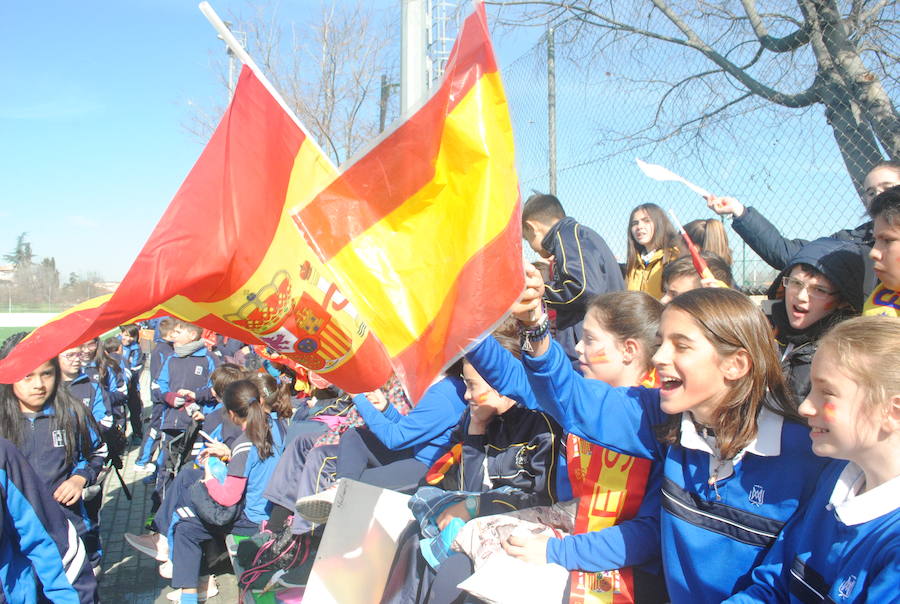 Más de seiscientos escolares disfrutan del deporte femenino de élite gracias a la visita de las selecciones de España e Irlanda