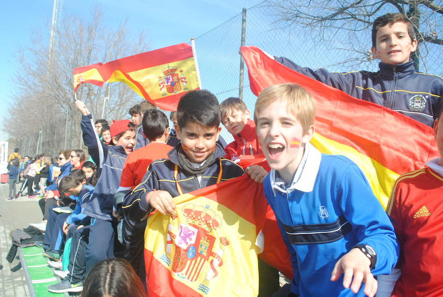 Más de seiscientos escolares disfrutan del deporte femenino de élite gracias a la visita de las selecciones de España e Irlanda