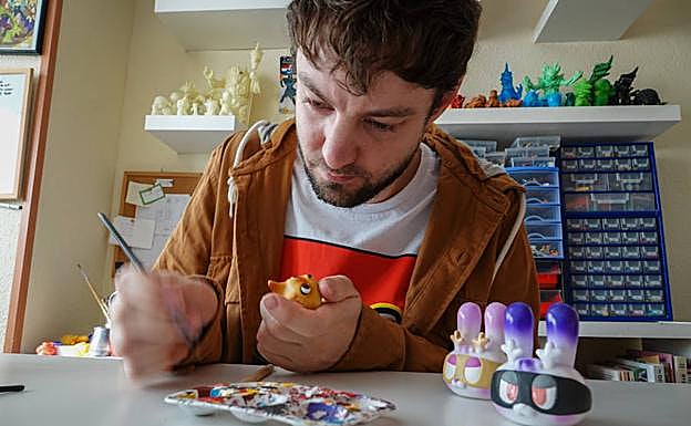 En el taller de Javier Jiménez, en El Zaidín