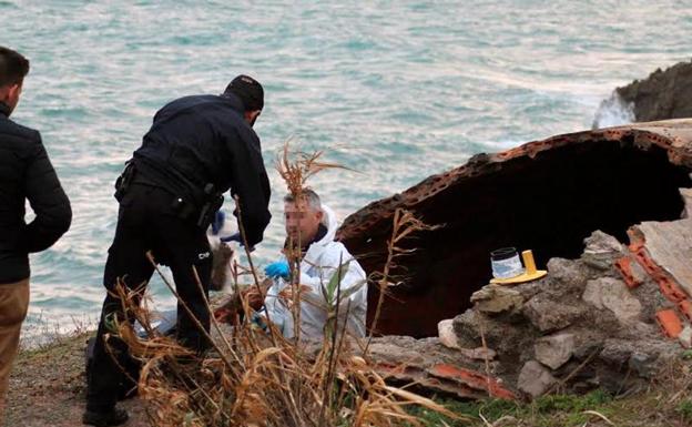 Encuentran el cadáver calcinado de una mujer en la costa de Ceuta