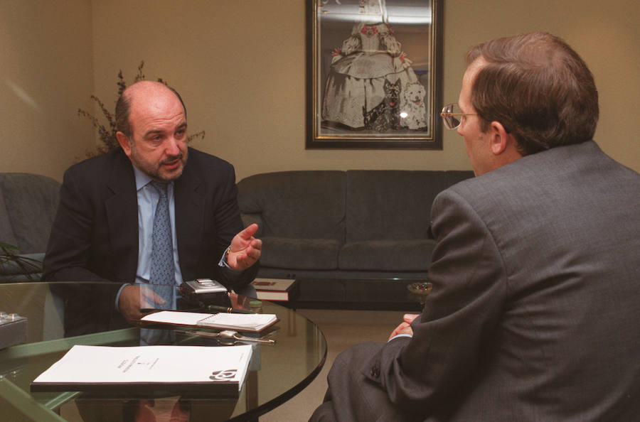 Entrevista Joaquín Almunia, secretario general del PSOE en 1999