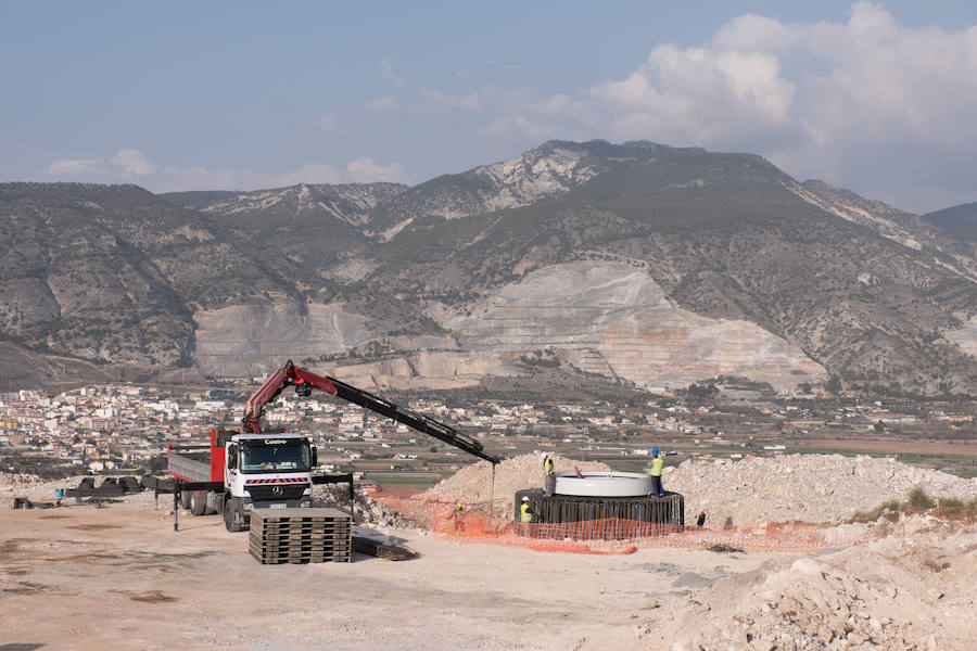 El modelo de Unión Eólica Andaluza y Wind Hunter alcanzará los 151 metros de altura y está cimentado sobre una base de hormigón de 20 metros de diámetro