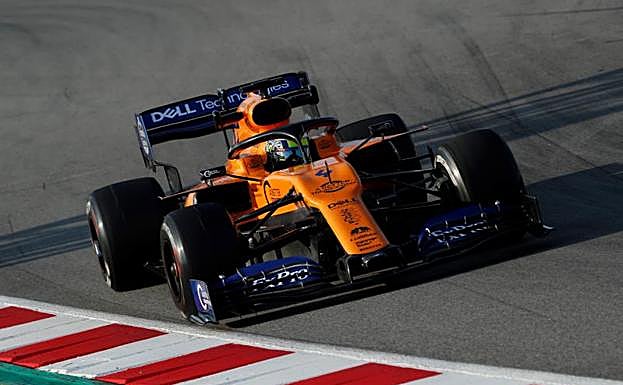 El McLaren de Lando Norris, durante los test en Montmeló.