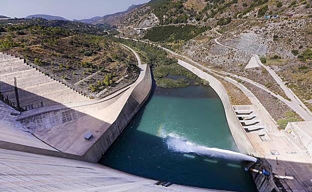 Crespo niega el trasvase de Rules para zanjar la polémica desatada en la Costa